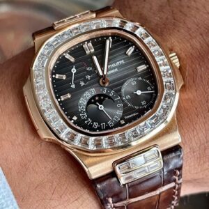 Patek Philippe Nautilus 5724 Rose Gold